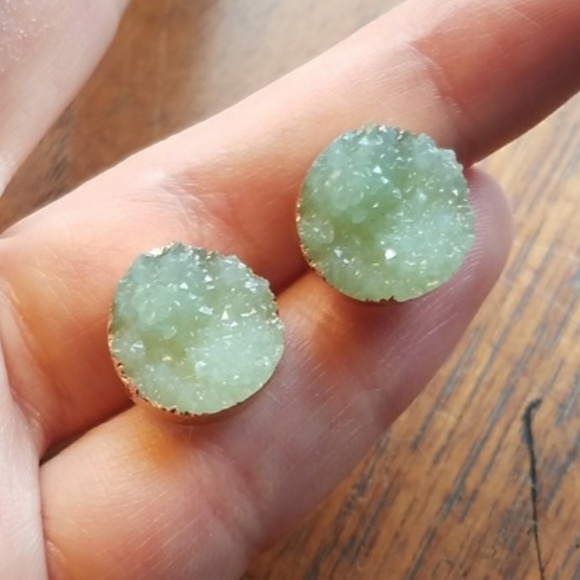 Jewelry - NWOT Light Green Gold Plated Druzy Studs